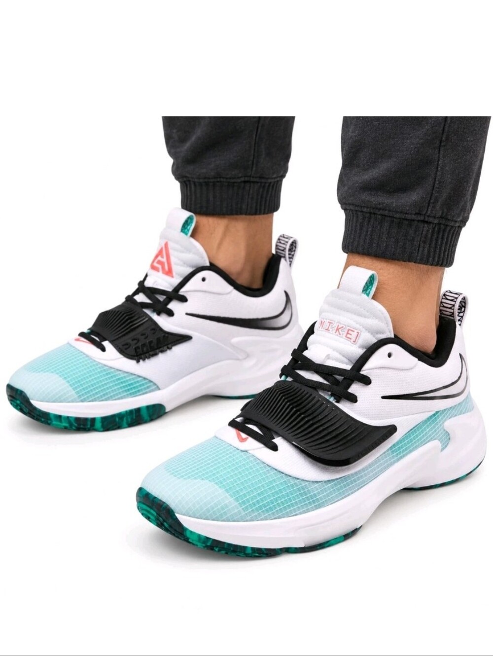 Nike Kids Boy's Freak 3 (Big Kid) White/Black/Clear Emerald/Total Orange 6 Y